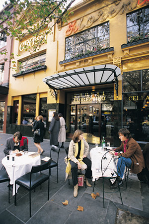 街中がオープンカフェ