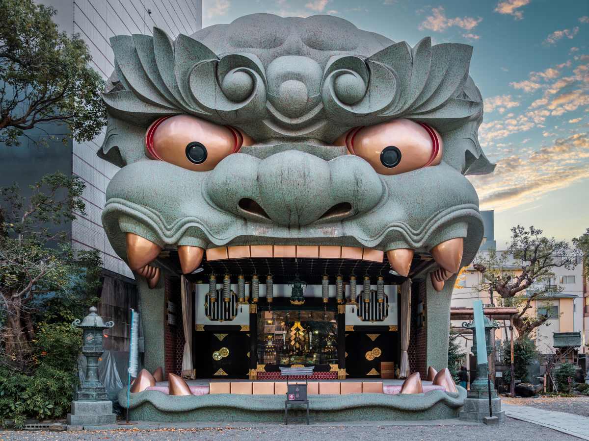 Namba Yasaka shrine (Namba Yasaka-jinja), famous for its enormous lion head-shaped building, in Osaka, Japan.