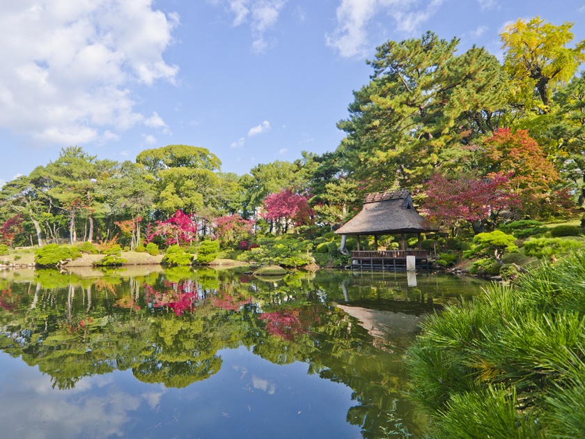 Japan_Hiroshima_Shukkeien Garden_shutterstock_690413746