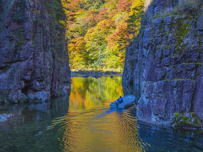 Japan_Sandankyo Gorge_pixta_70608331_M