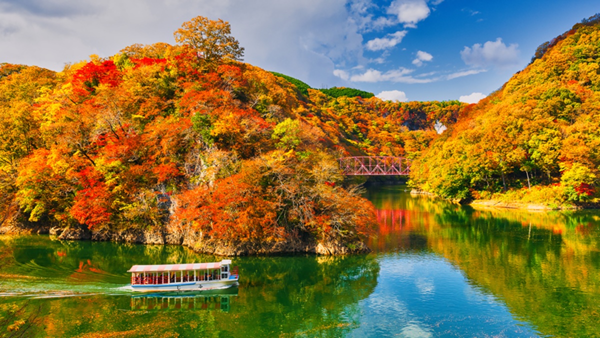 Japan_Taishaku Gorge_pixta_88707074_M