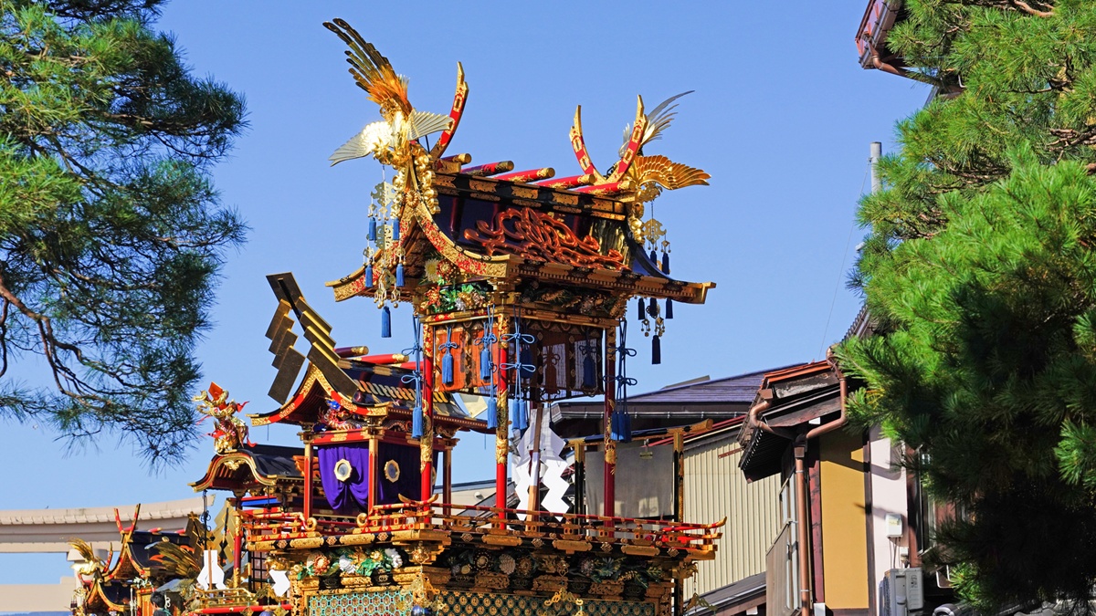 Japan_Autumn_58475679_Autumn Takayama Festiva