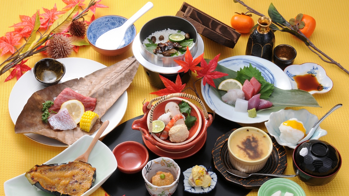 Japan_Autumn_Creative cuisine_pixta_74502509_M