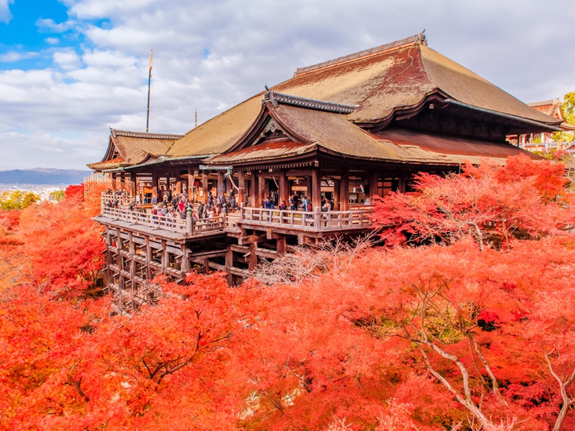Japan_Kyoto_Kiyomizudera Temple_Foliage_Autumn_shutterstock_248491240