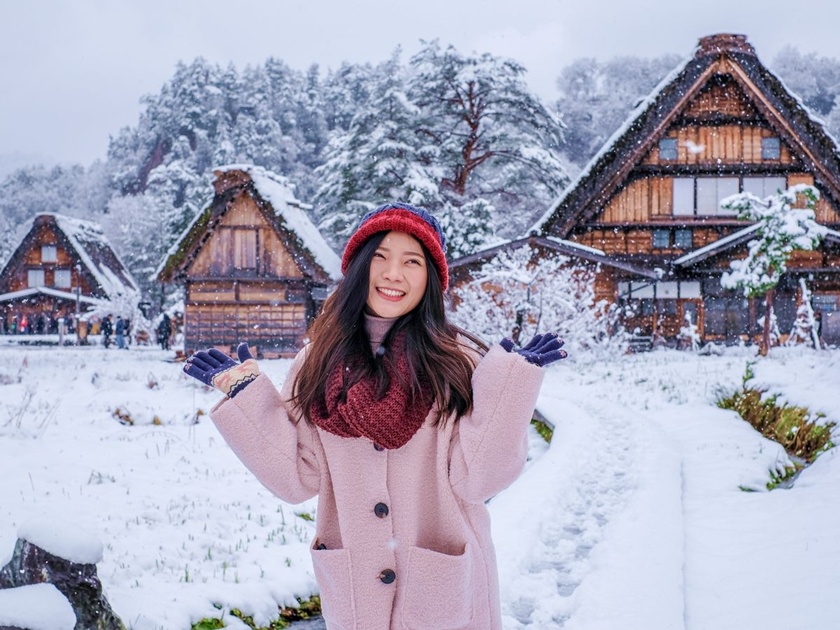 Capture lots of memories w photos in Shirakawa-go