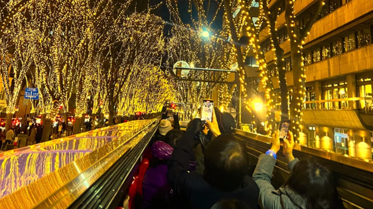 Starlit Sendai Nights: Pageant of Starlight Open-Top Bus Tour