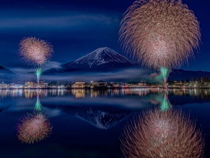 Kawaguchiko Winter Fireworks & Saiko Ice Festival