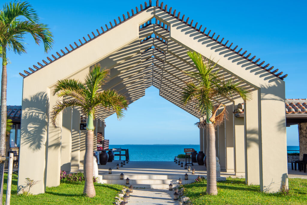 女子旅に人気の沖縄の離島小浜島を満喫する