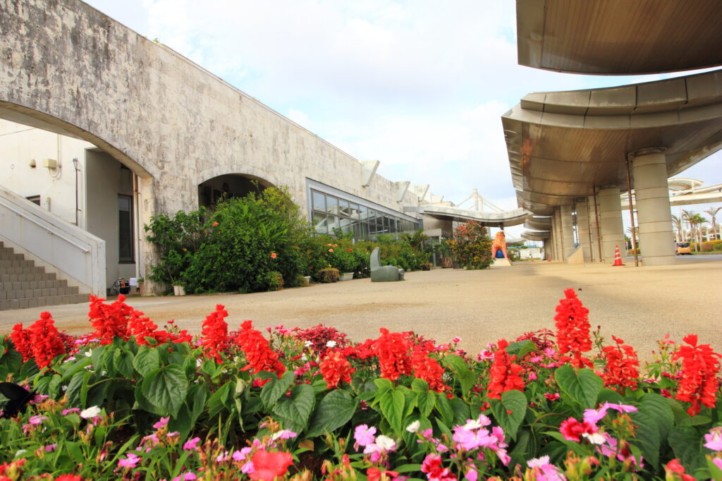 フラワーアイランドとも呼ばれる久米島を満喫する
