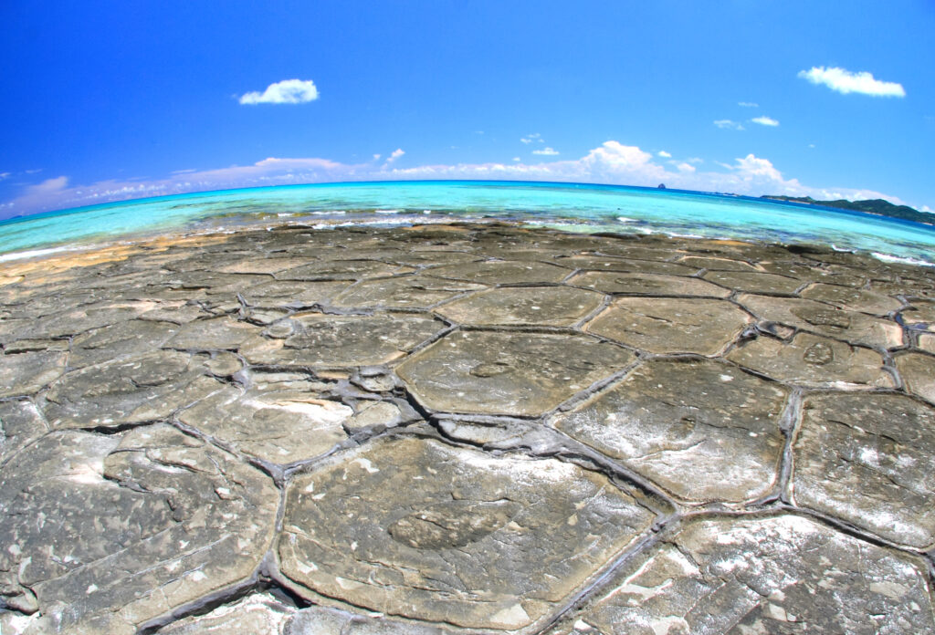 久米島にある天然記念物の畳石