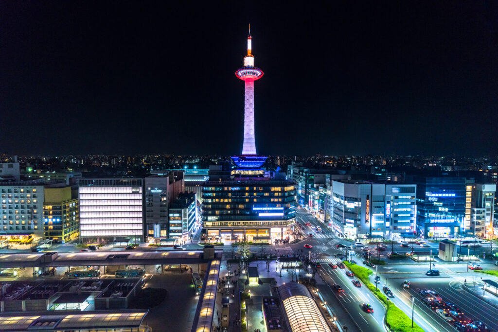 京都タワーのライトアップ