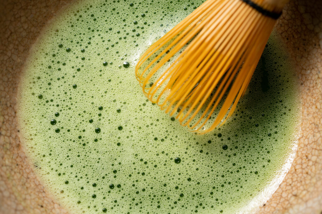 茶せんで点てたお茶