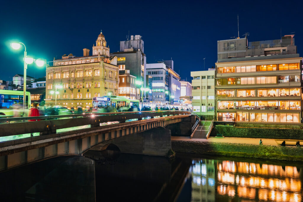 夜の四条大橋