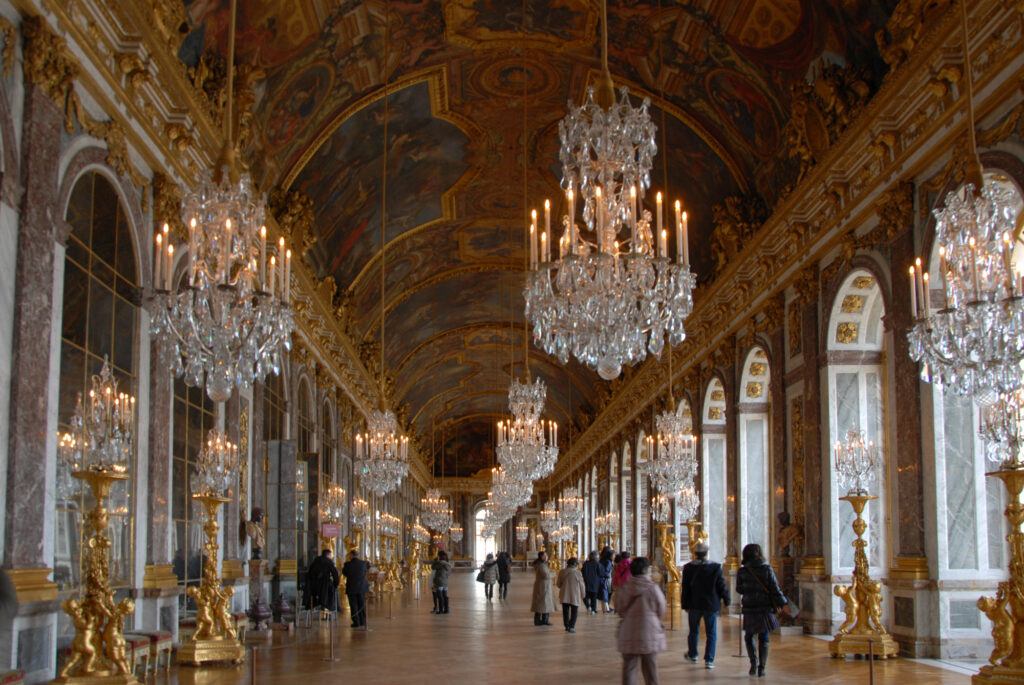 ヴェルサイユ宮殿にある鏡の間