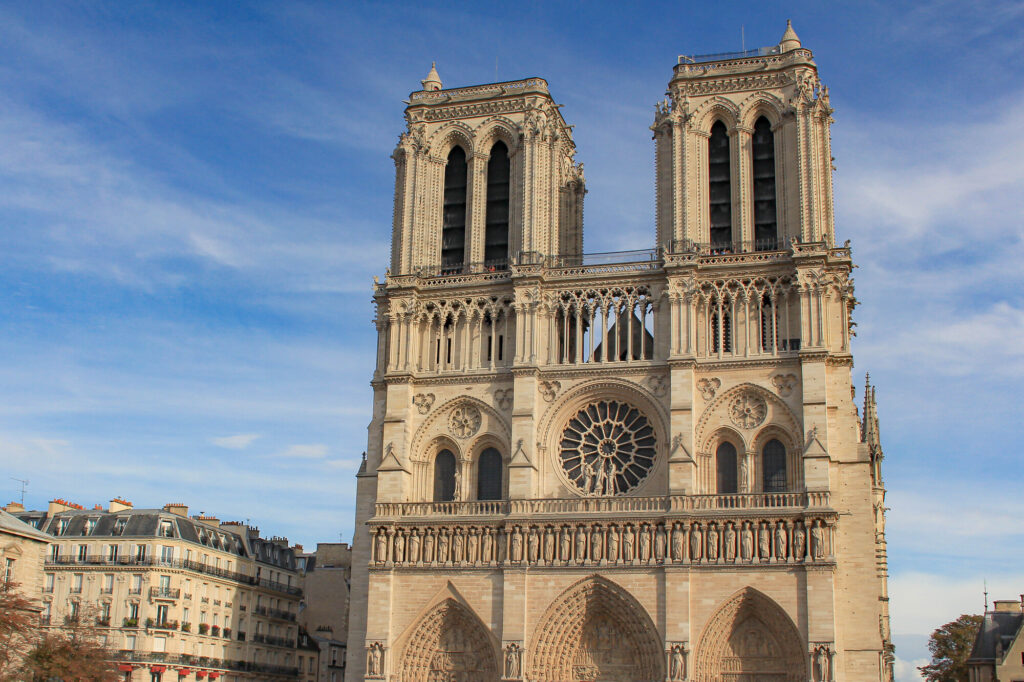パリの観光スポット・ノートルダム大聖堂