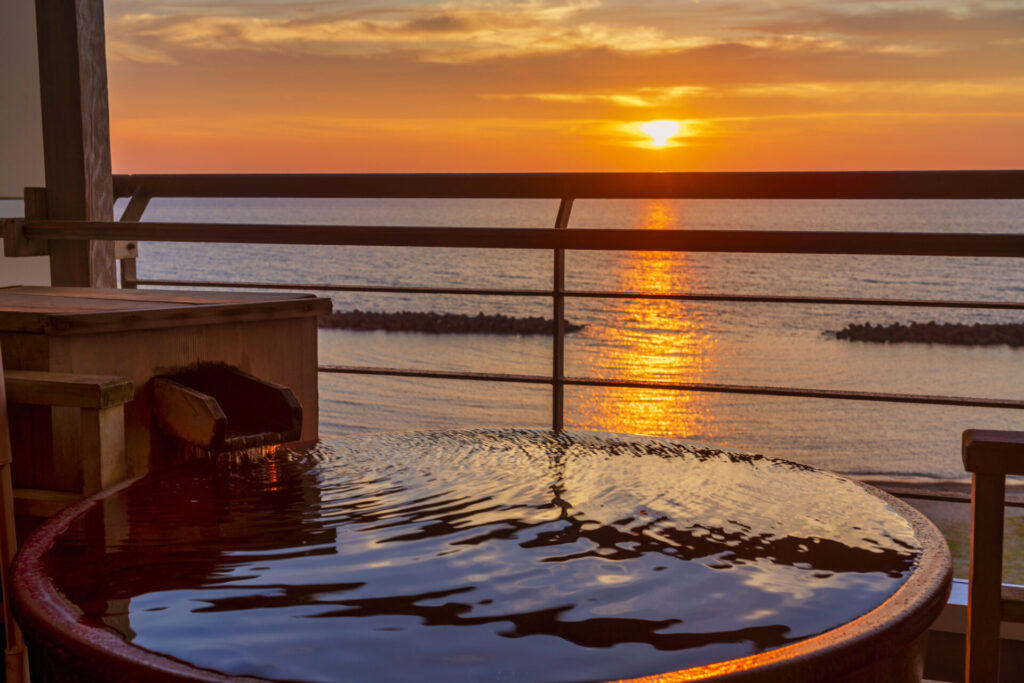 夕暮れの日本海
