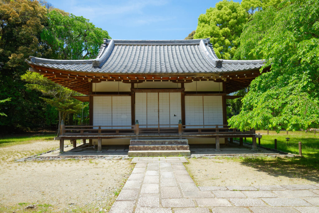 醍醐寺と青もみじ