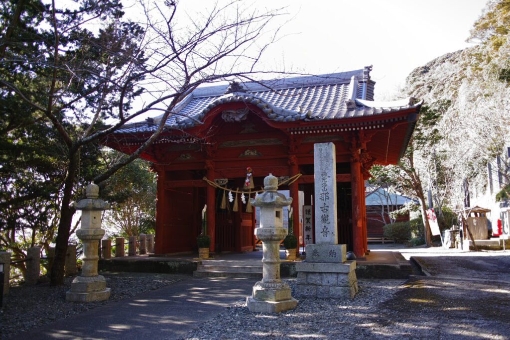 歴史ある那古寺の風景