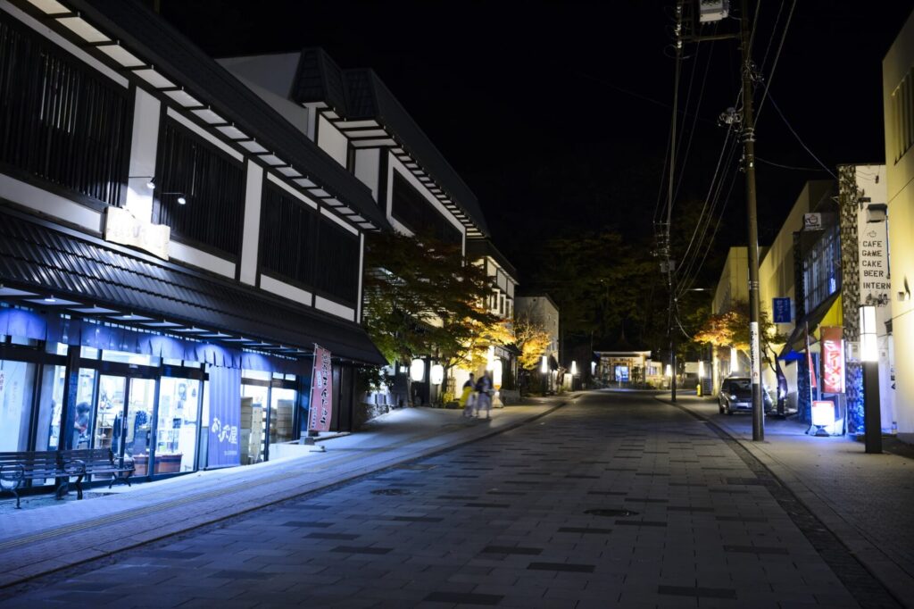 夜の定山渓温泉街