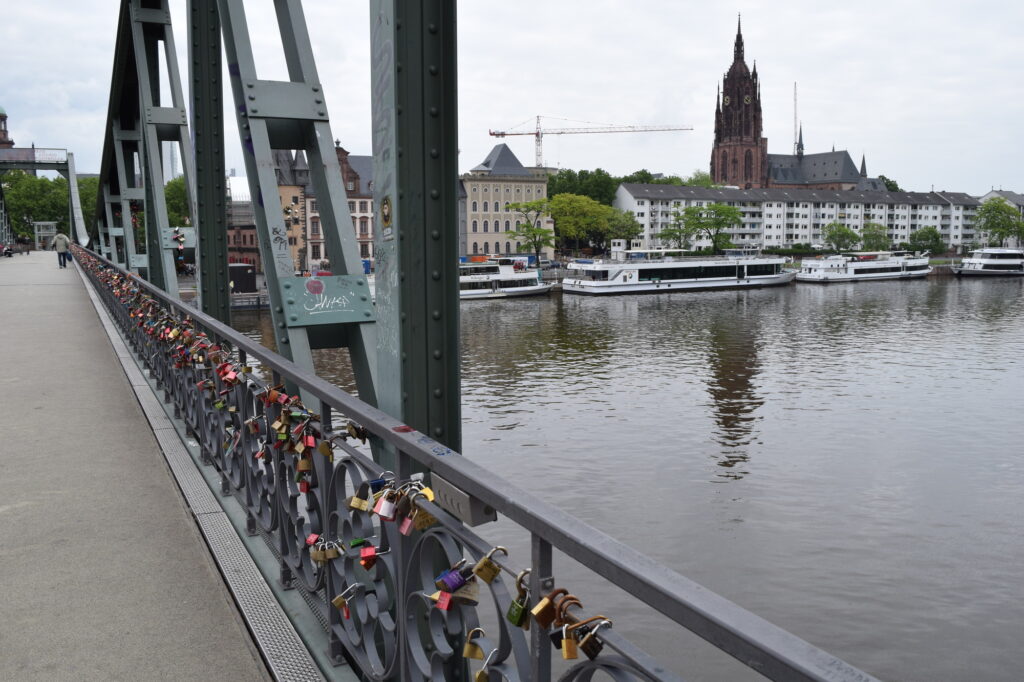 夕方: アイゼルナー・シュテグ 鉄の橋での写真撮影