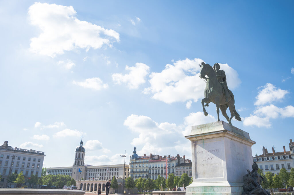 ベルクール広場の体験