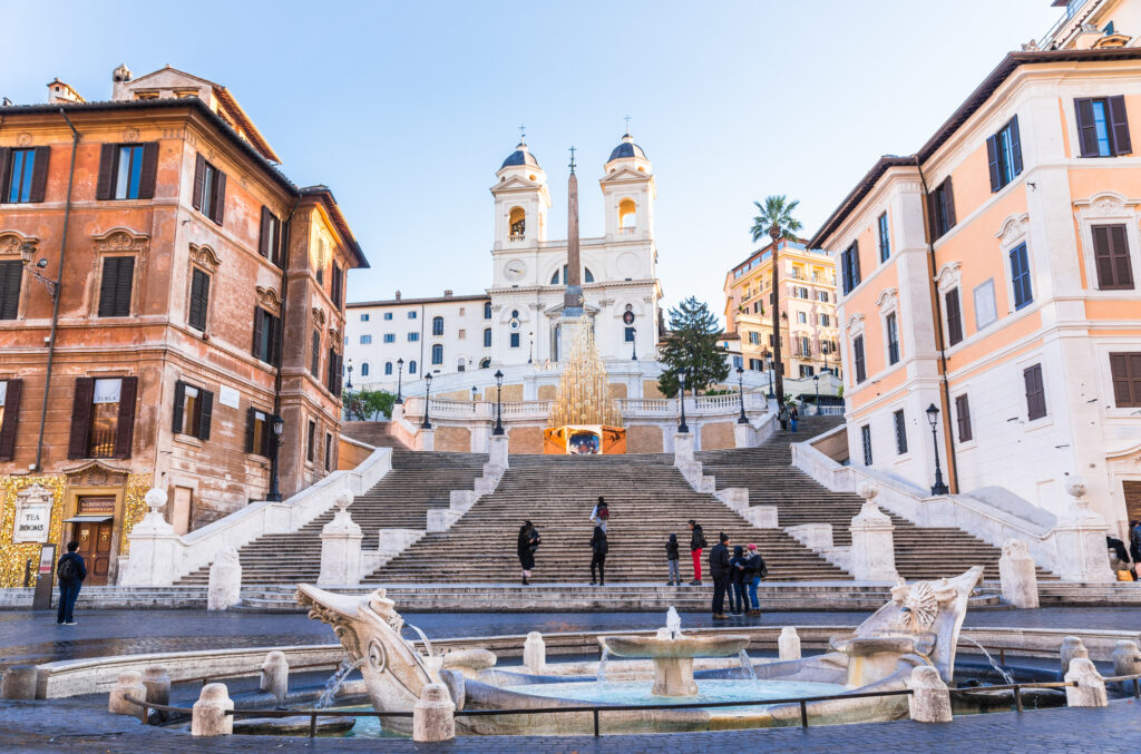 スペイン広場と観光客