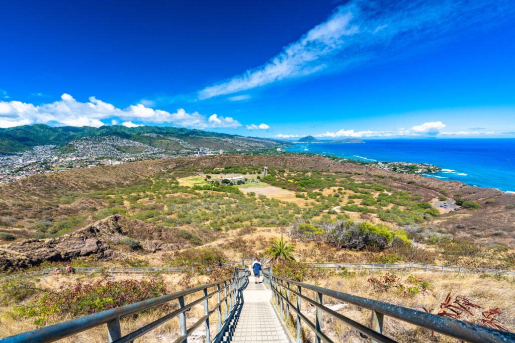 早朝のダイヤモンドヘッド登山