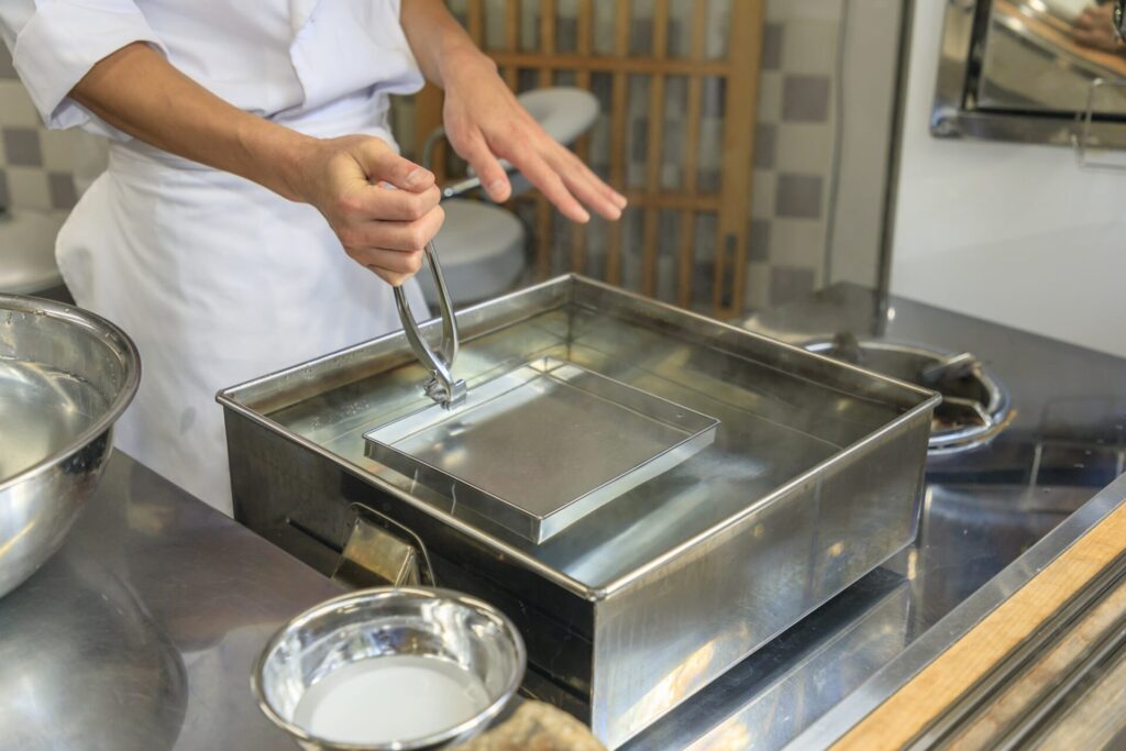 吉野葛のくずきりを作る職人