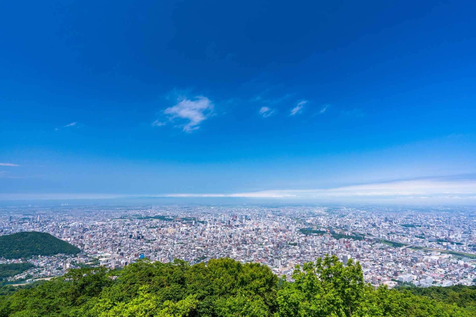 藻岩山から望む札幌市街地