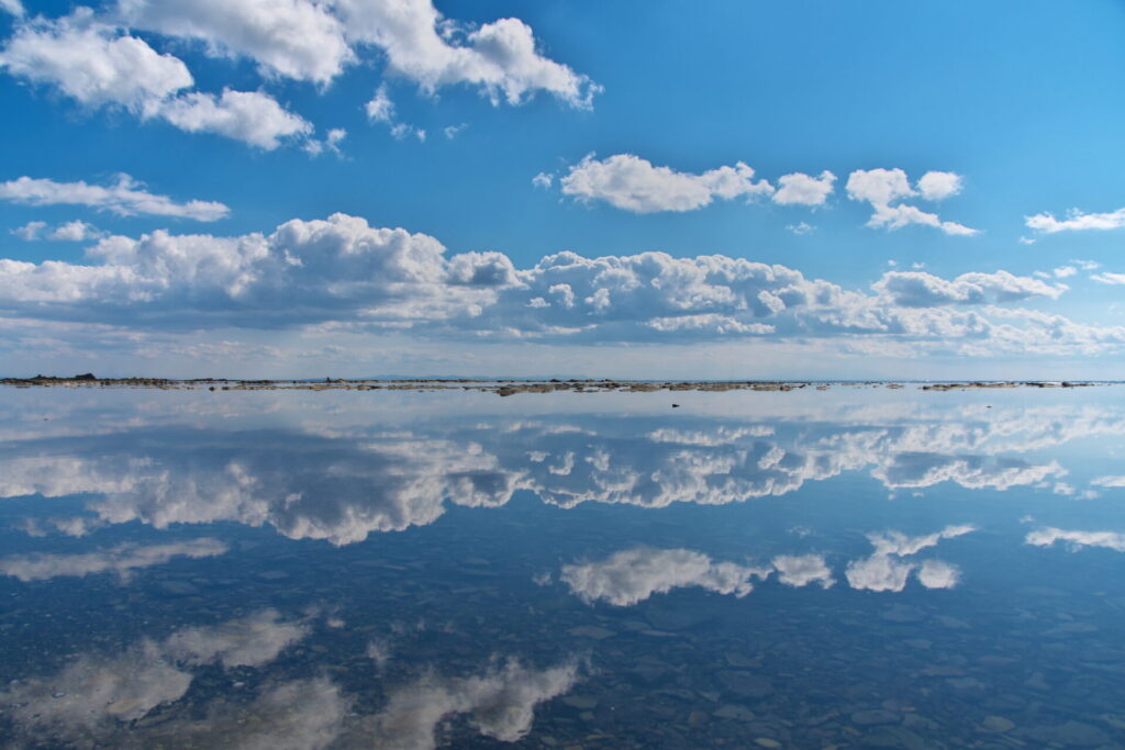 秋田のウユニ塩湖と呼ばれる感動絶景／鵜ノ崎海岸