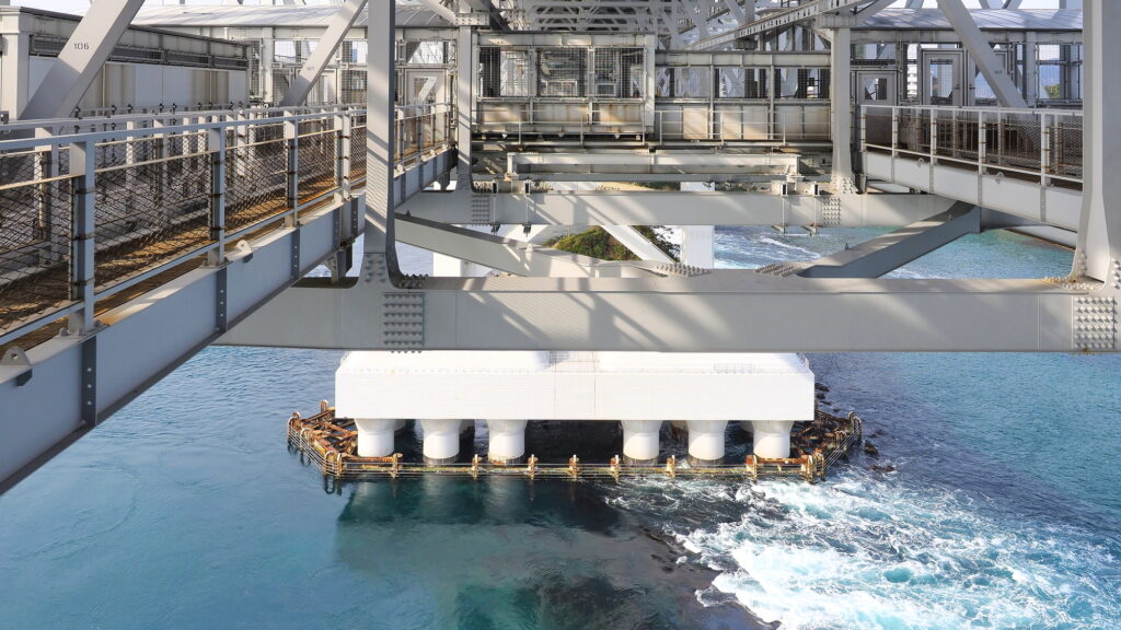 午後: 徳島県立渦の道で散策