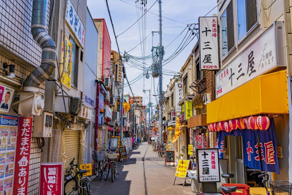 大阪府十三の商店街　