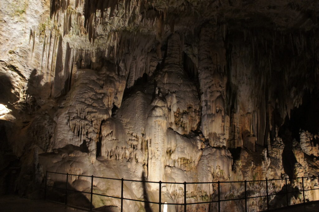 ポストイナ鍾乳洞