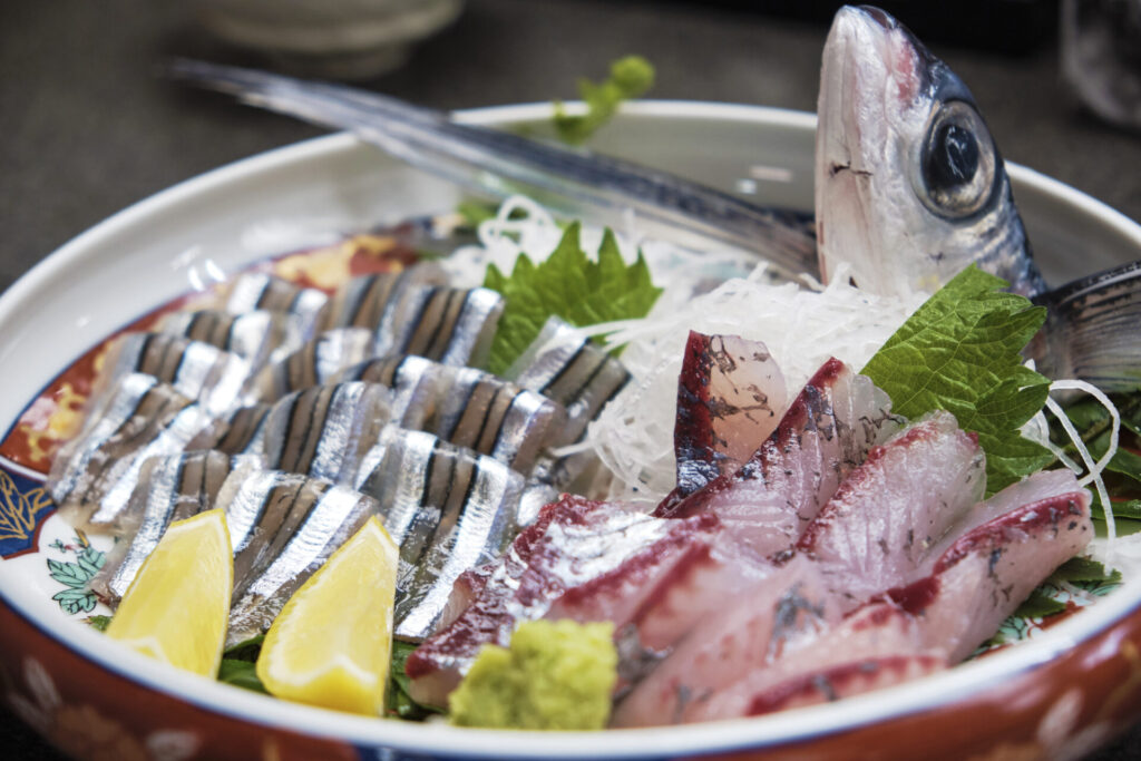 珍しいトビウオの刺身