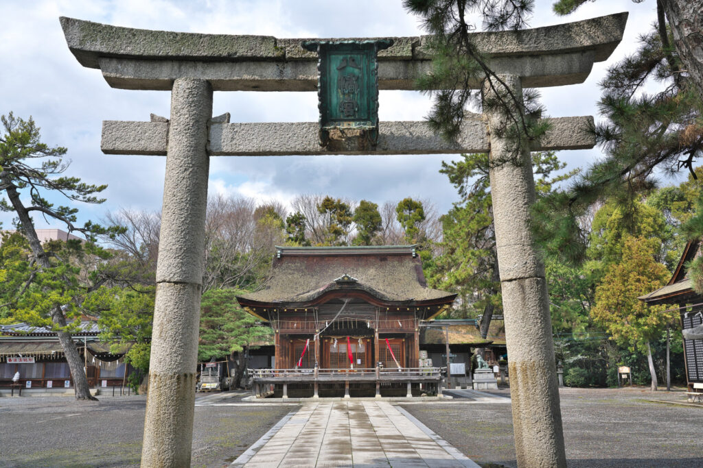 夕方: 長浜八幡宮