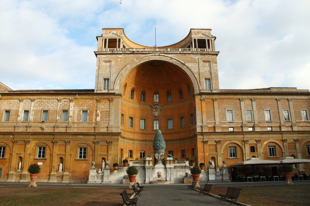 バチカン美術館の外観