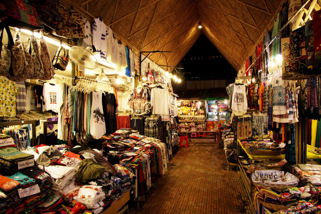 夕方: ナイトマーケット訪問