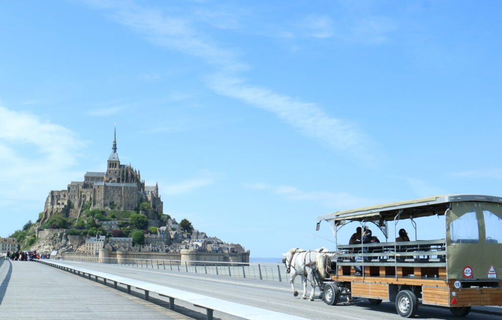 モンサンミッシェルへ向かう馬車が通りかかったとき