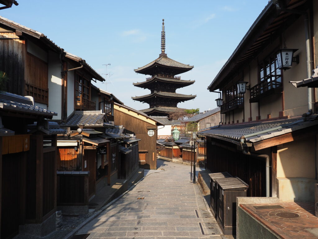 京都人気観光地の八坂の塔