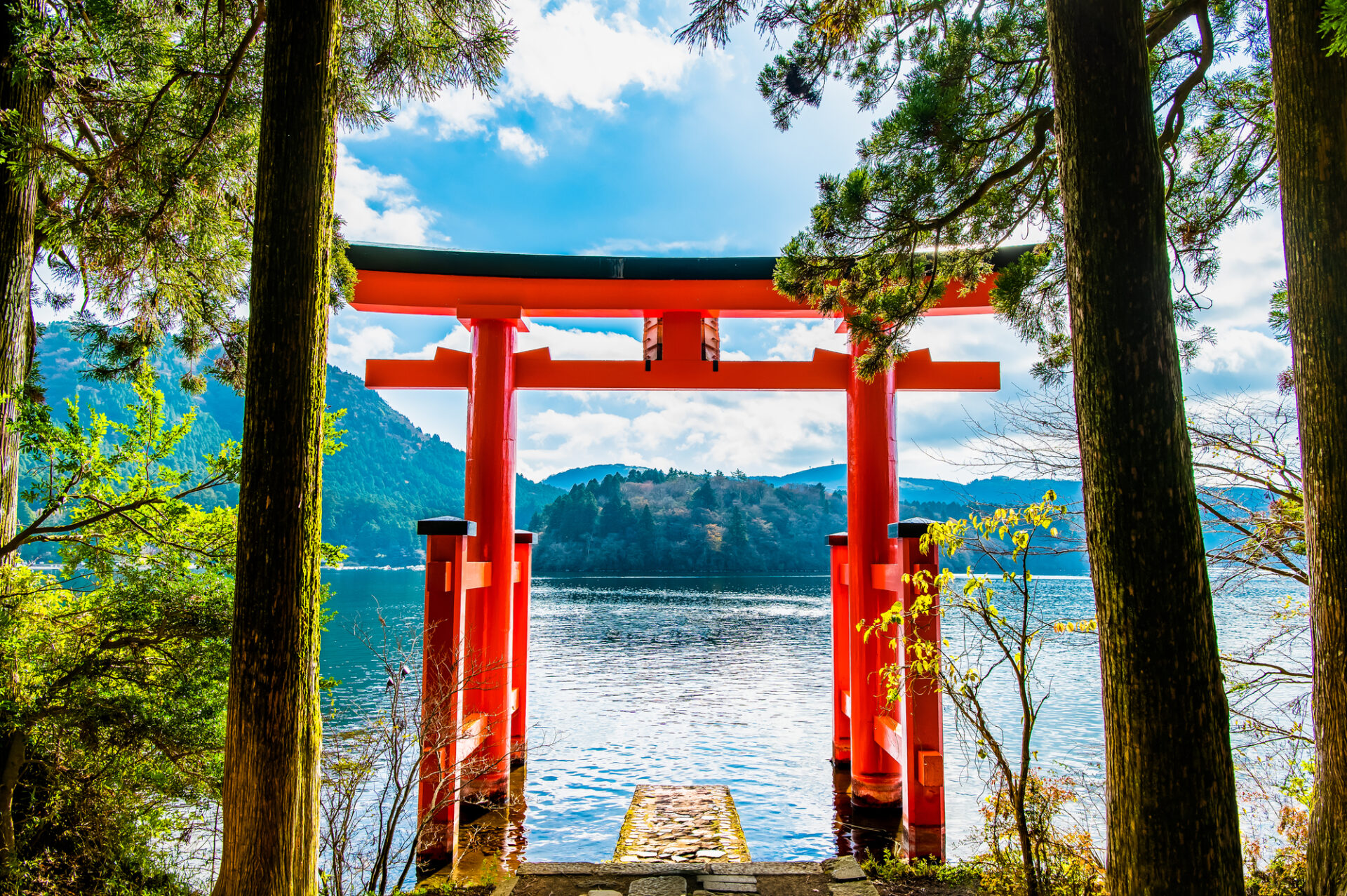 箱根の観光スポット「箱根神社_鳥居」