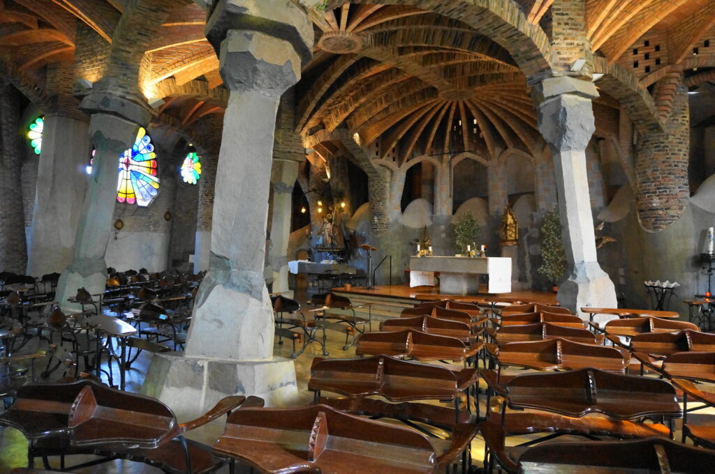 コロニア・グエル教会堂