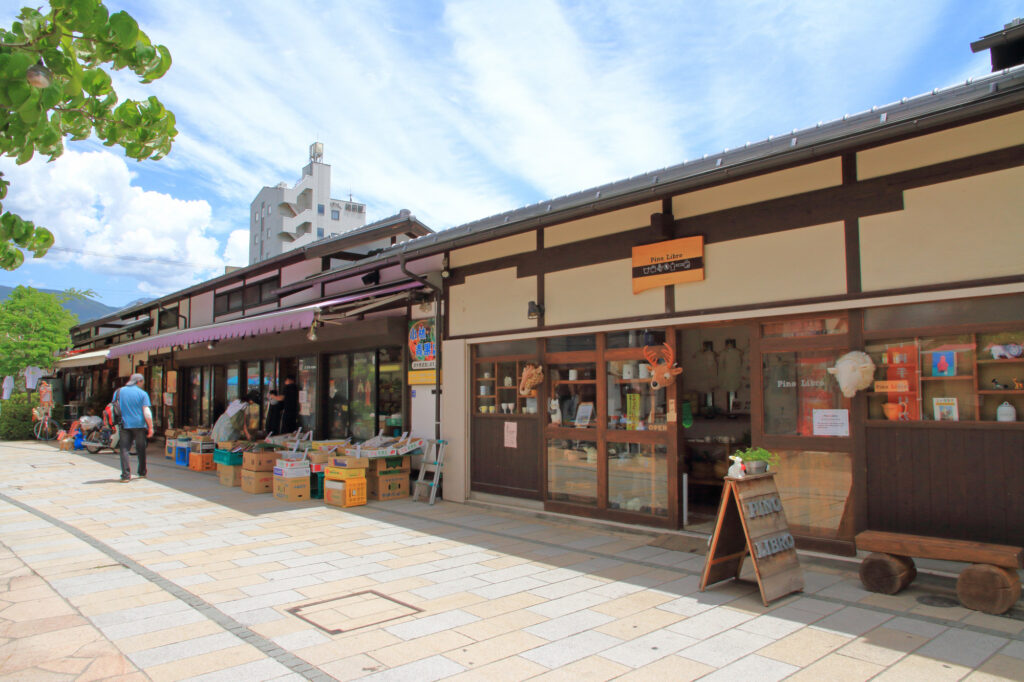 午後: なわて通り散策