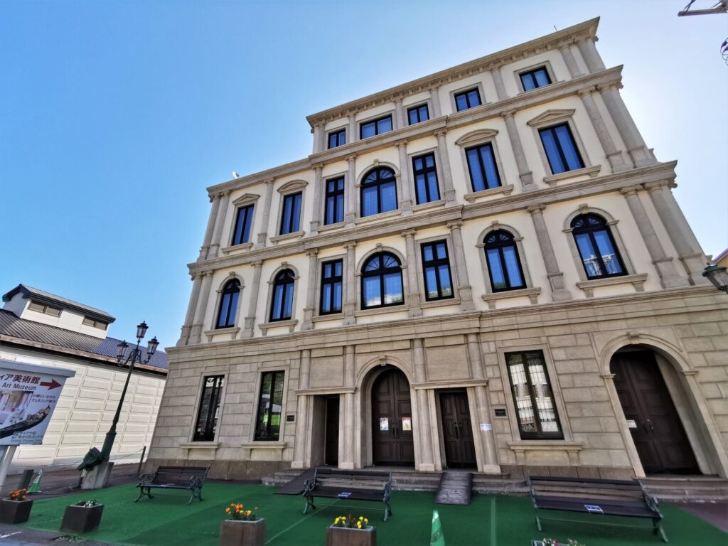 夕方: ゆったりと小樽運河を歩きながら北一ヴェネツィア美術館へ