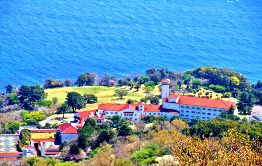 夜: 伊東のパノラマ展望台小室山で夜景を見る