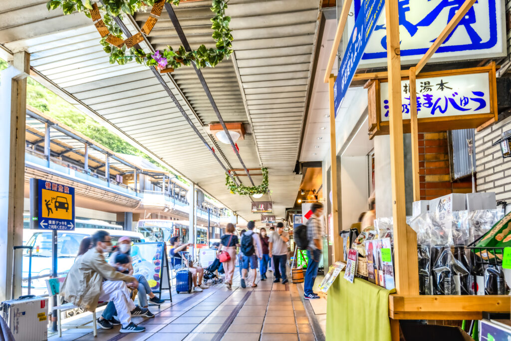 夜:箱根湯本の商店街でお土産をゲット