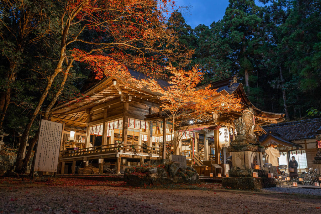 奈良　等彌神社　紅葉