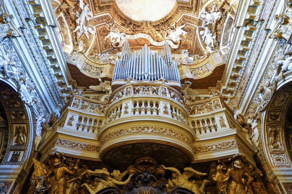 サンタ・マリア・デッラ・ヴィットーリア教会のパイプオルガン