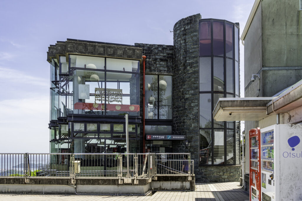 あわぎん眉山ロープウェイで絶景を楽しむ