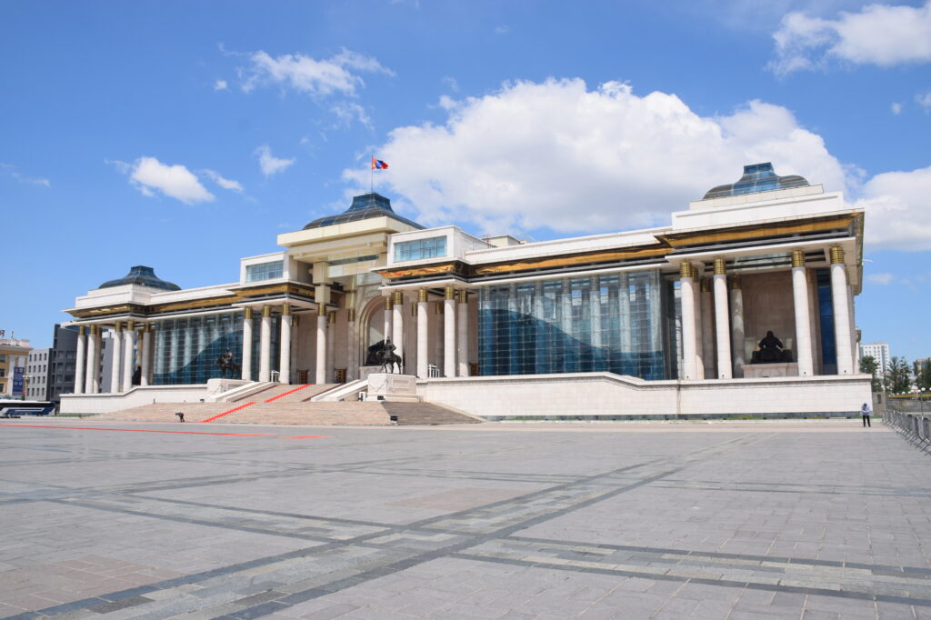 スフバートル広場