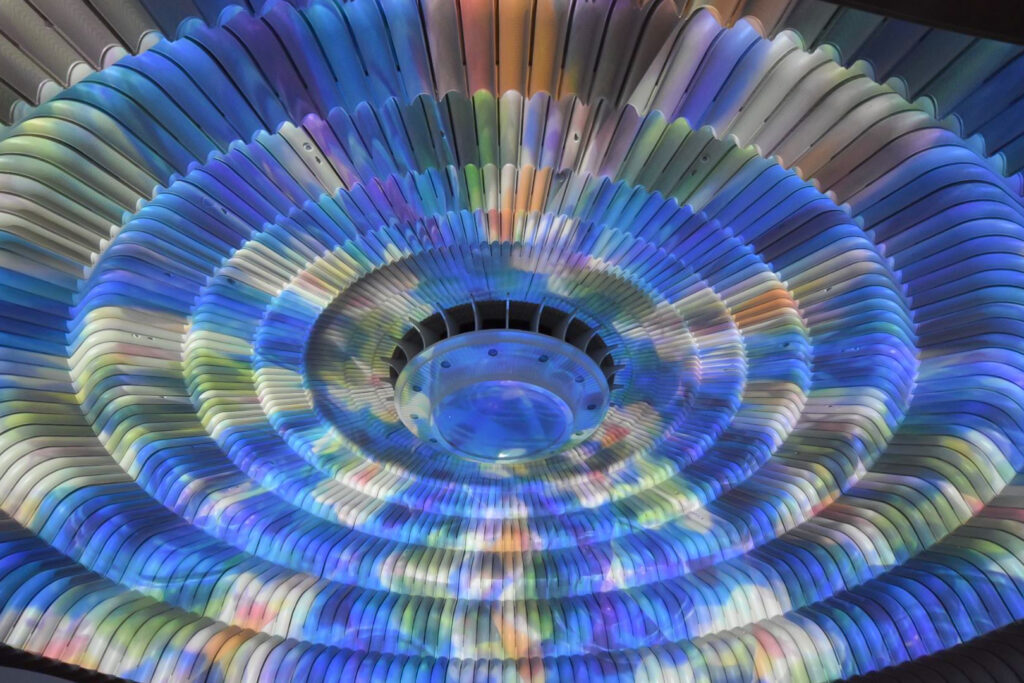 MOA美術館内屋根に映る世界最大級の万華鏡